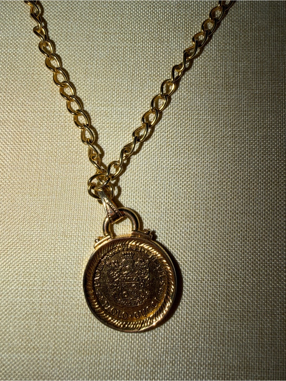 RARE Vintage Paolo Gucci Pendant Necklace - Picture 5 of 10